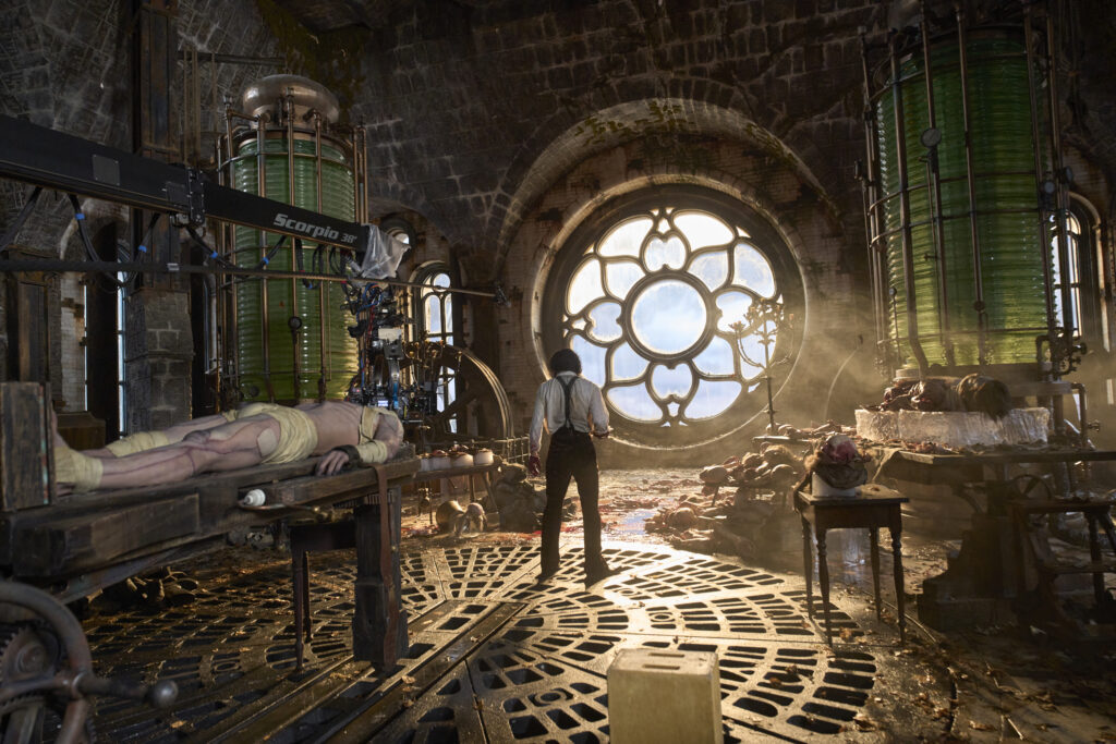 Frankenstein. BTS - (L to R) Jacob Elordi as The Creature and Oscar Isaac as Dr. Victor Frankenstein on the set of Frankenstein. Cr. Ken Woroner/Netflix © 2025.
